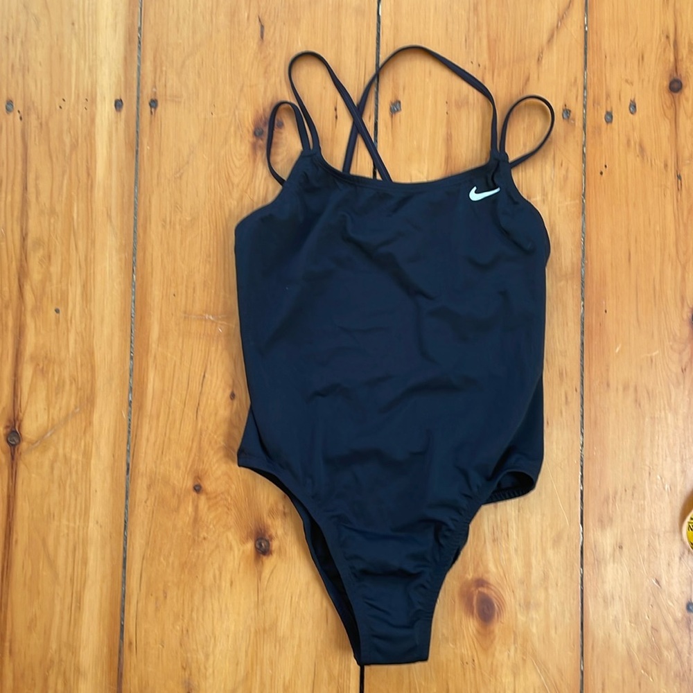 Sorry! No longer available! I forgot to remove the listing. NIKE Hydrastrong